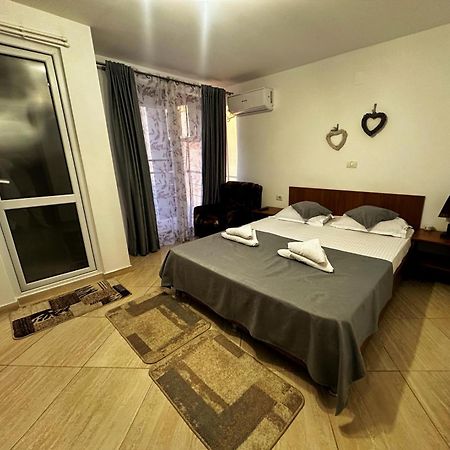 Отель Casa Kmy Тузла Экстерьер фото