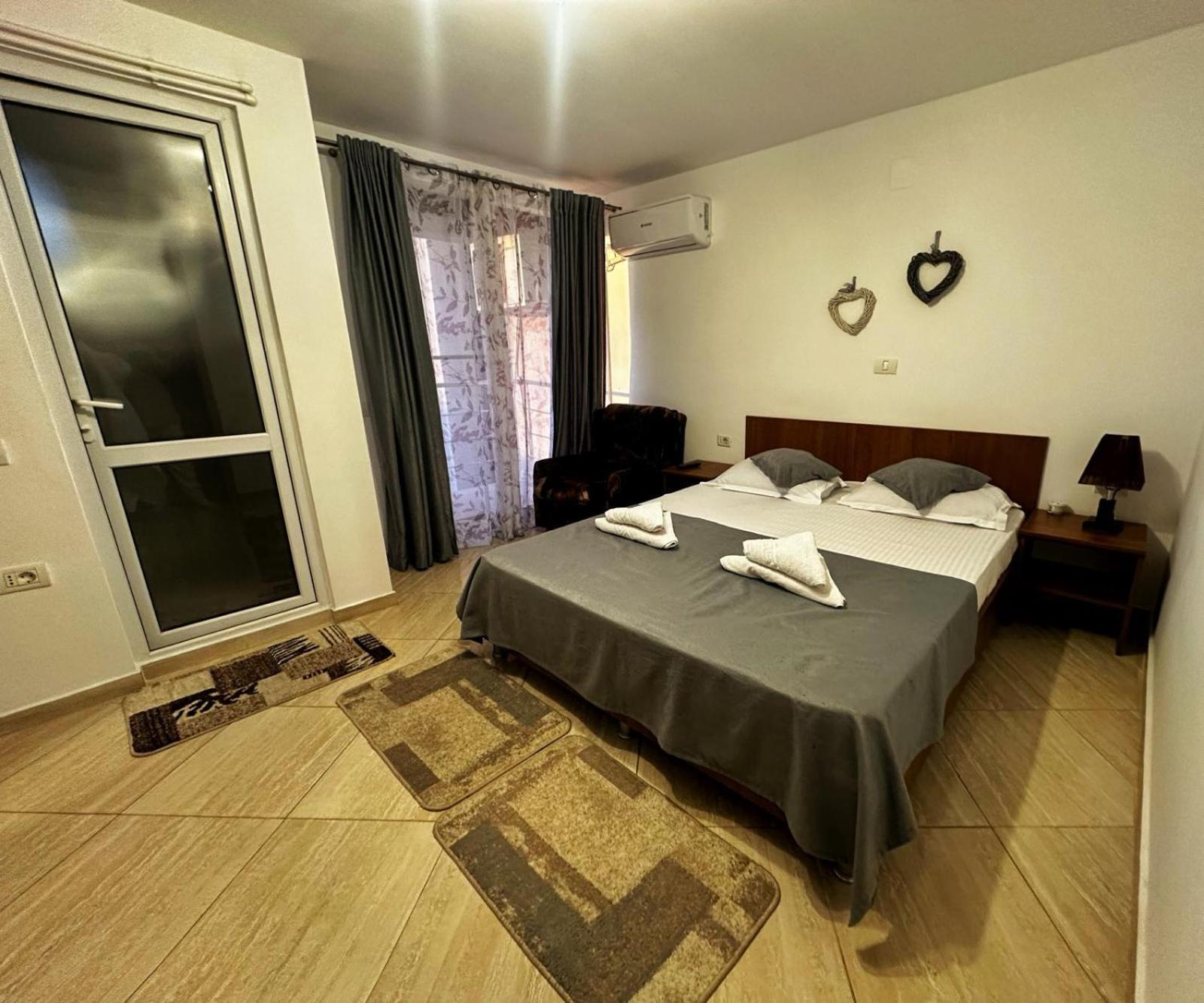 Отель Casa Kmy Тузла Экстерьер фото